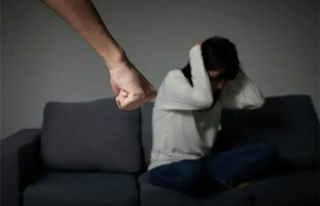 小孩打父母要怎么教育好