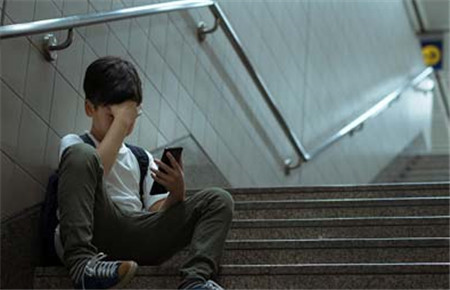 自私的小孩子都有什么表現