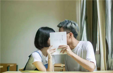 班里的學生早戀了怎么辦
