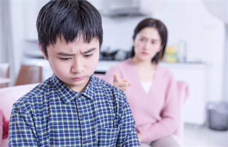 兒子對父母冷漠無情的征兆