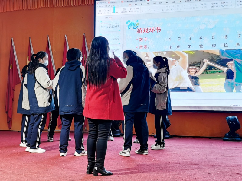 新起點(diǎn)教育專門學(xué)校開展“學(xué)會(huì)調(diào)控情緒，放飛好心情”為主題的活動(dòng)