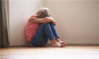 13歲女孩性格孤僻怎么辦
