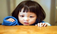 青春期的孩子性格孤僻不合群怎么辦
