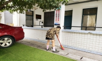 新起點(diǎn)專門教育學(xué)校組織學(xué)員衛(wèi)生大掃除